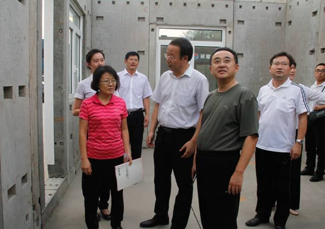 济宁市政协副主席戴伟娟一行莅临世界杯信誉买球机械调研指导
