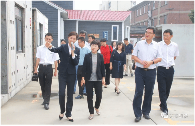 内蒙古自治区满洲里市委组织部领导莅临世界杯信誉买球参观指导