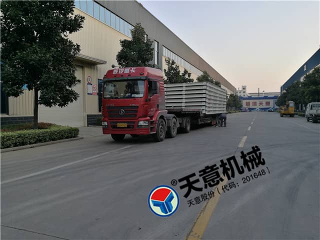 国庆时节世界杯信誉买球机械发货忙