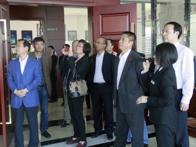省中小企业局副巡视员邢亚民一行莅临世界杯信誉买球机械检查指导