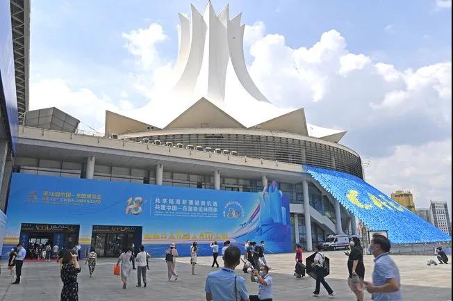 合作共赢谱新篇丨世界杯信誉买球机械亮相第18届中国—东盟博览会